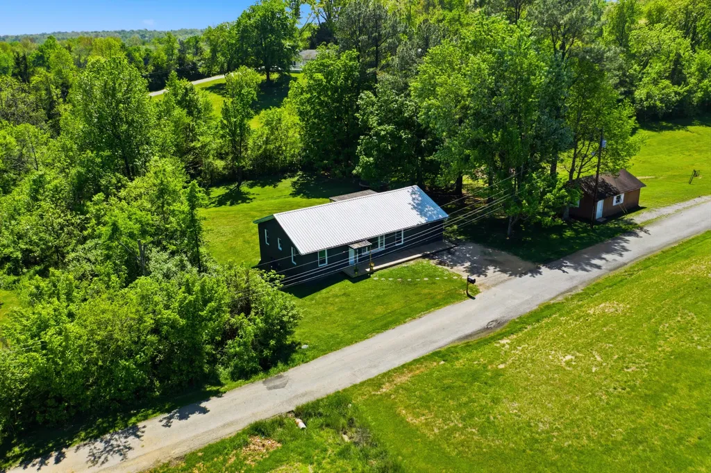 1123 Wells Lane Lawrenceburg KY 40342