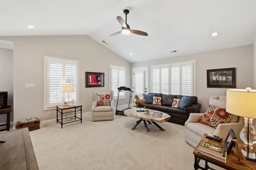 2153 Patchen Lake Lane Lexington KY 40505