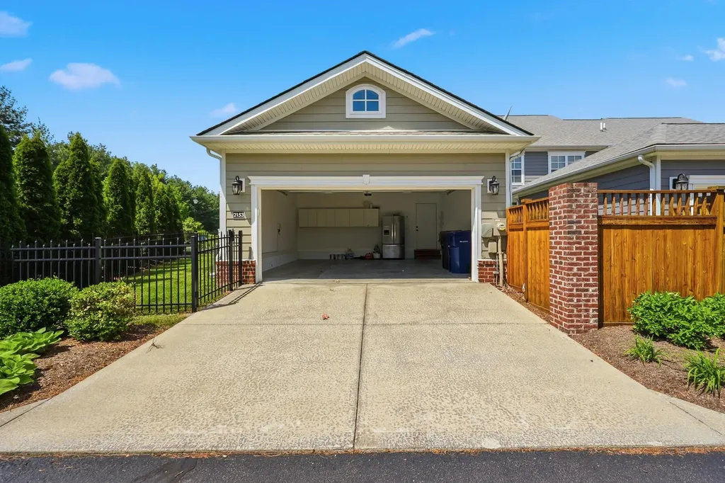 2153 Patchen Lake Lane Lexington KY 40505