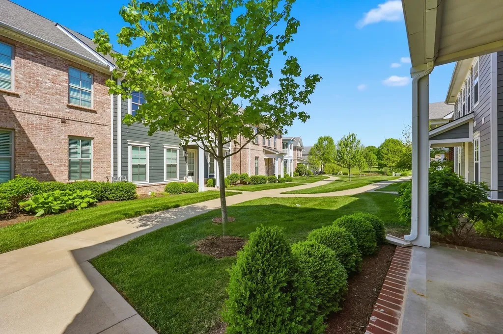 2153 Patchen Lake Lane Lexington KY 40505
