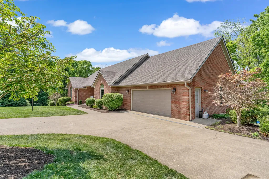154 Brookview Drive Richmond KY 40475
