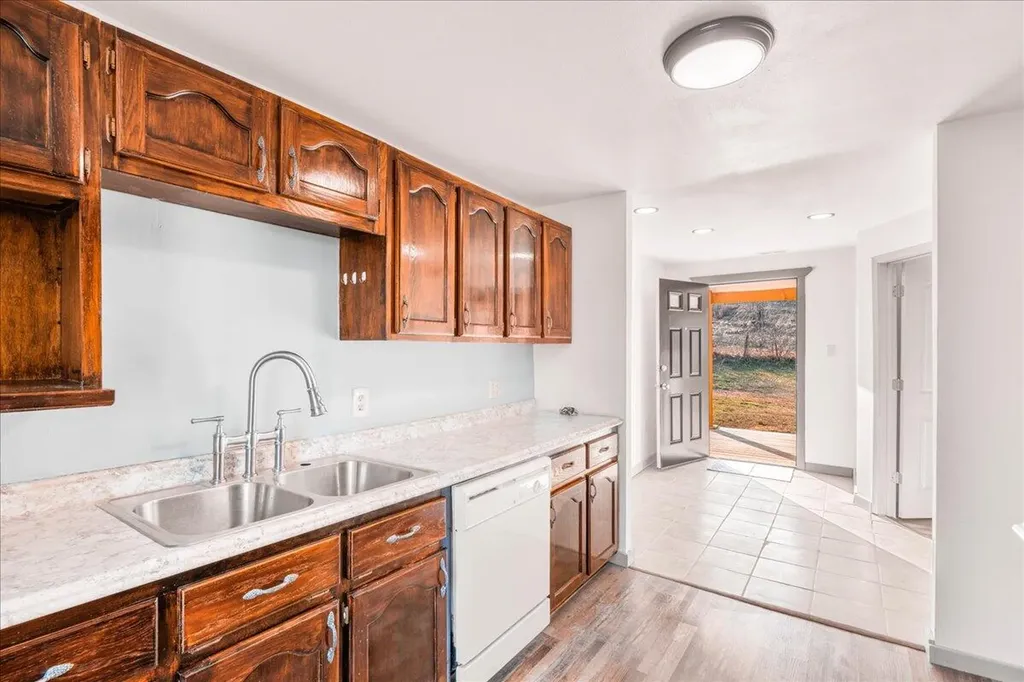 11 Mjb Drive London KY 40744
