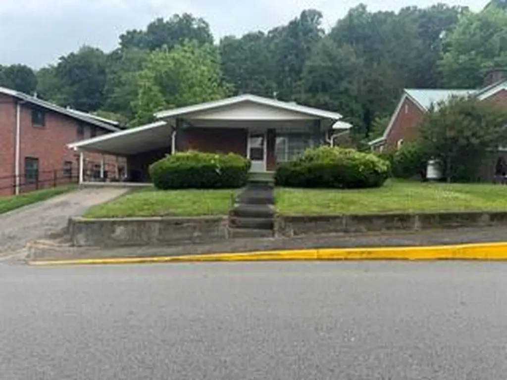 403 E Mound Street Harlan KY 40831