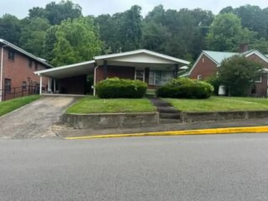 403 E Mound Street Harlan KY 40831