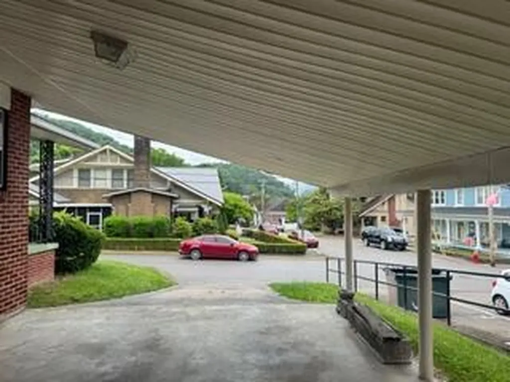 403 E Mound Street Harlan KY 40831