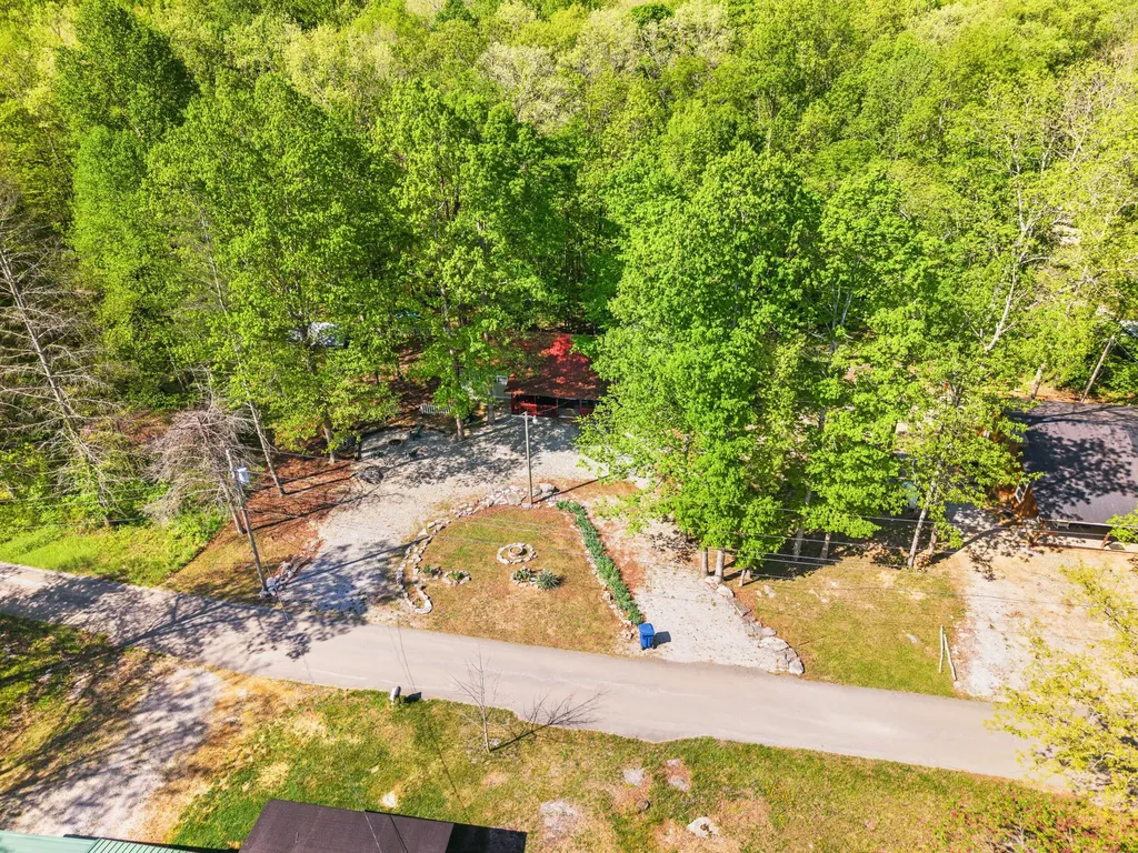 1836 Paradise Road Somerset KY 42501