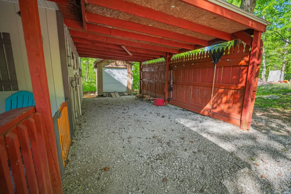 1836 Paradise Road Somerset KY 42501