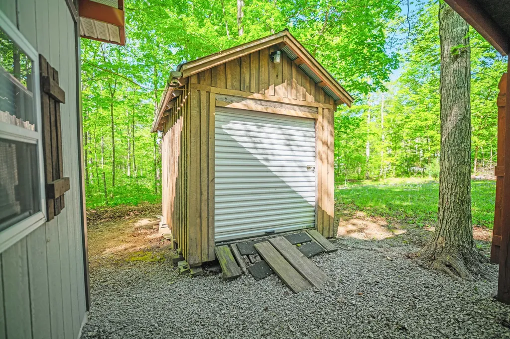 1836 Paradise Road Somerset KY 42501