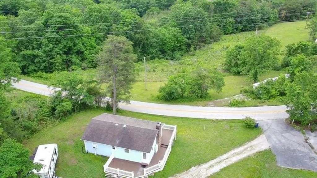 1276 Garland Road Burnside KY 42519