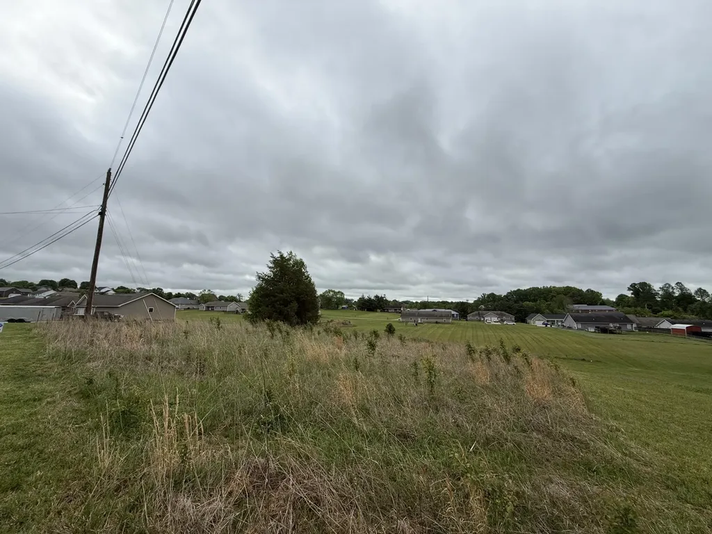 Lot #21. (box 373) Highway 1676 Science Hill KY 42553