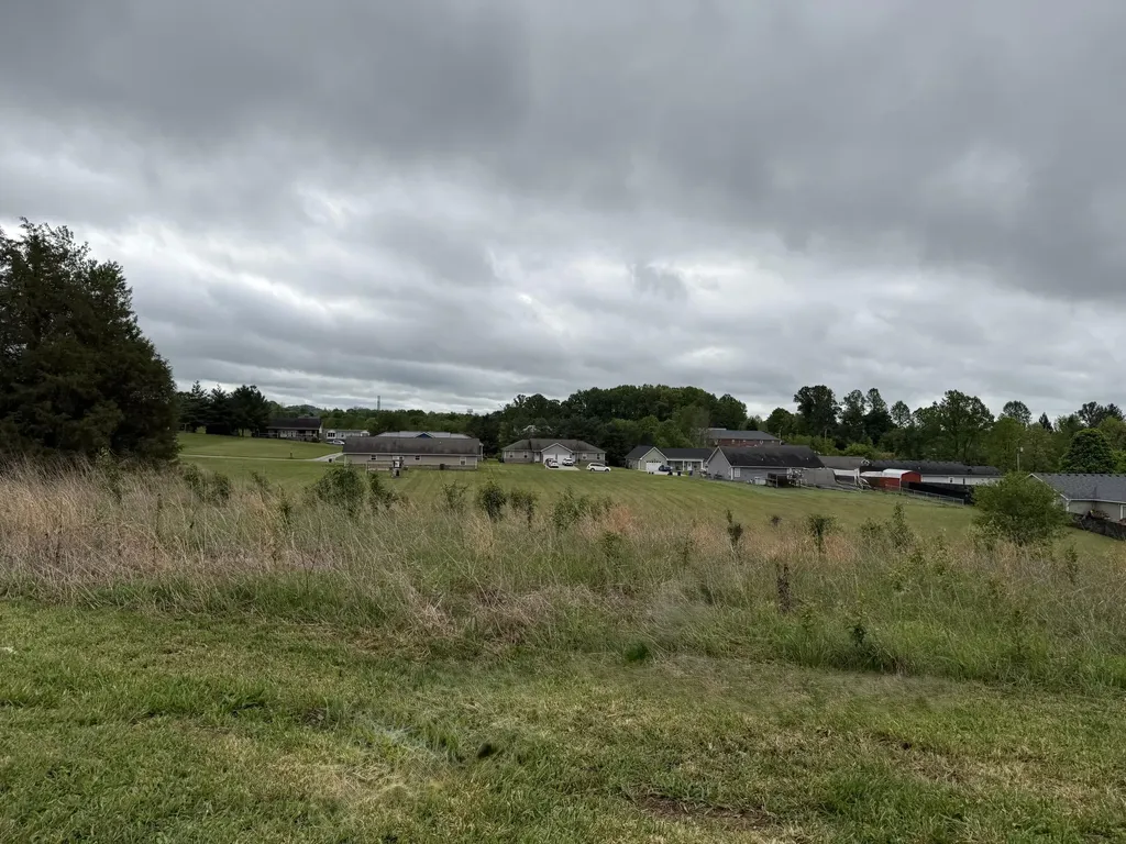 Lot #21. (box 373) Highway 1676 Science Hill KY 42553