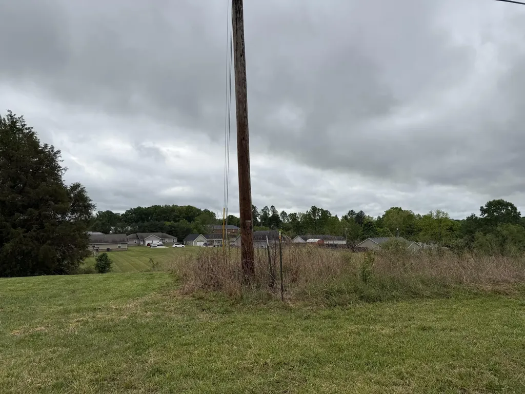 Lot #21. (box 373) Highway 1676 Science Hill KY 42553