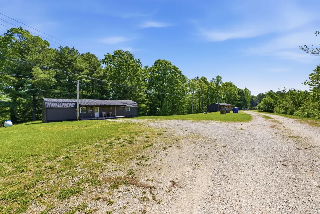 8225 + Lots A-e, G, I, J Highway 15 Pine Ridge KY 41360