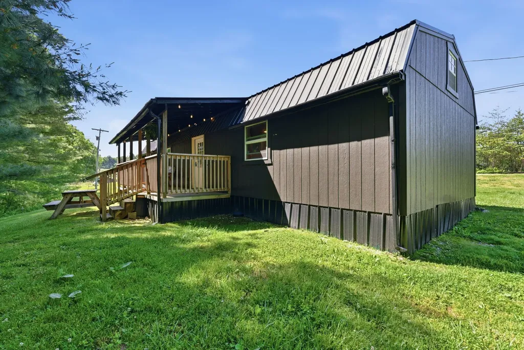 8225 + Lots A-e, G, I, J Highway 15 Pine Ridge KY 41360