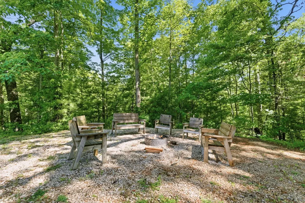 8225 + Lots A-e, G, I, J Highway 15 Pine Ridge KY 41360