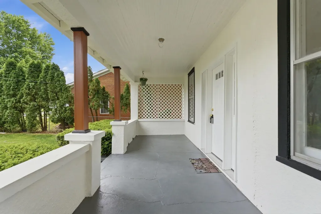225 Waveland Avenue Danville KY 40422