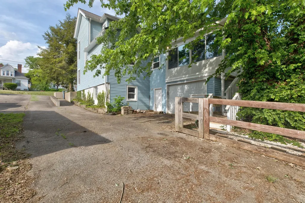 404 Holt Avenue Mt Sterling KY 40353