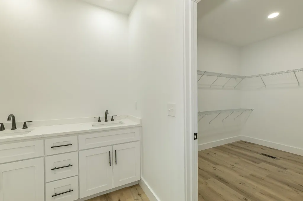 22 E Golden Island Nancy KY 42544