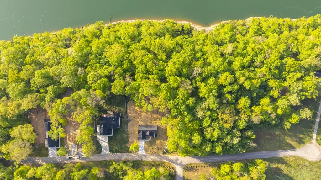 22 E Golden Island Nancy KY 42544