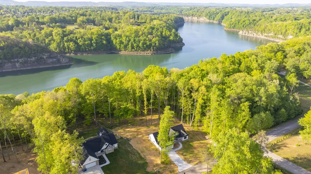 22 E Golden Island Nancy KY 42544