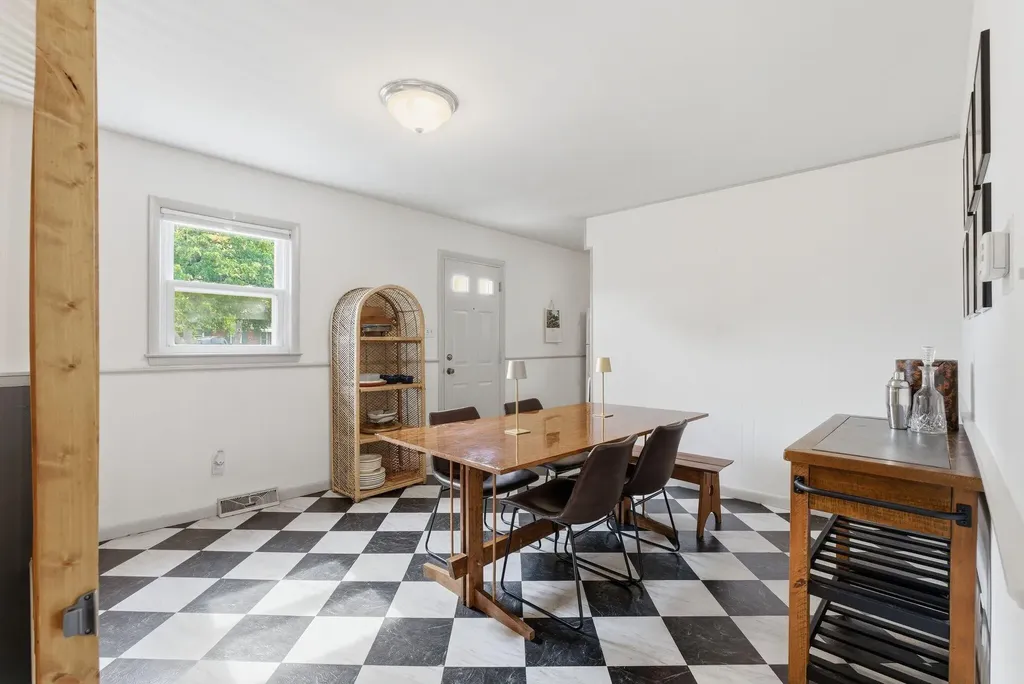 593 Folkstone Drive Lexington KY 40517