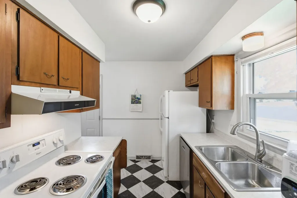 593 Folkstone Drive Lexington KY 40517