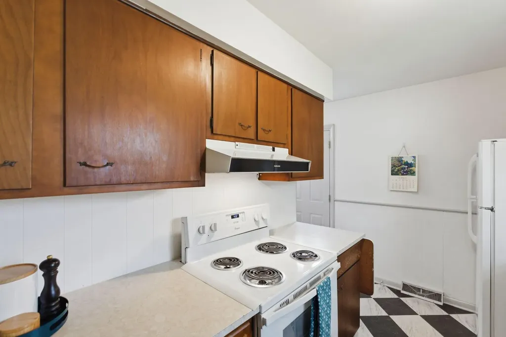 593 Folkstone Drive Lexington KY 40517