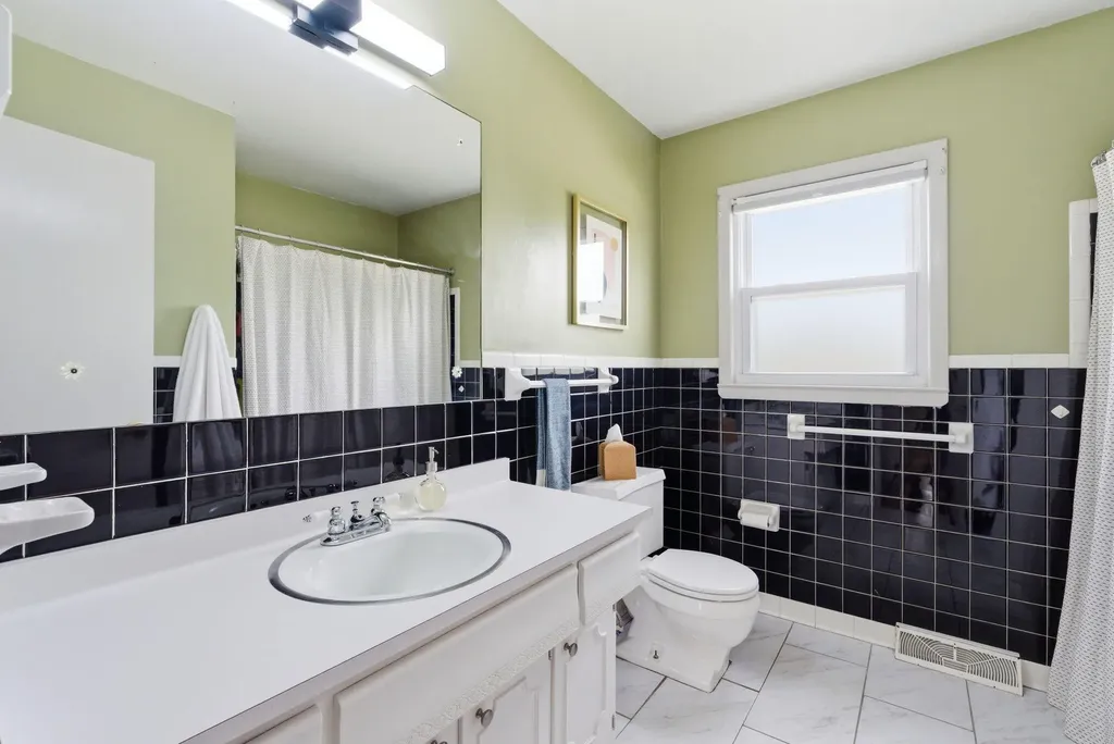 593 Folkstone Drive Lexington KY 40517