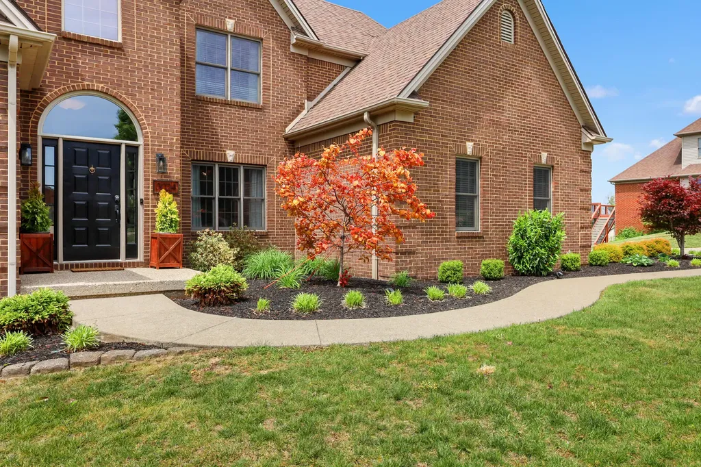 3024 Woodfield Circle Richmond KY 40475