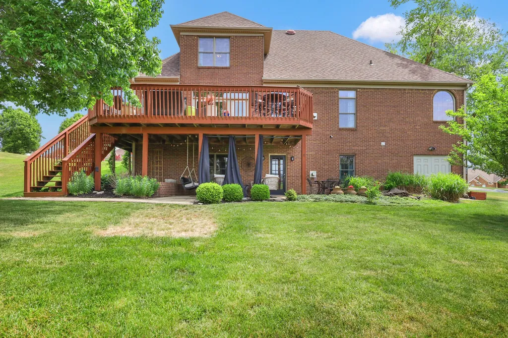 3024 Woodfield Circle Richmond KY 40475