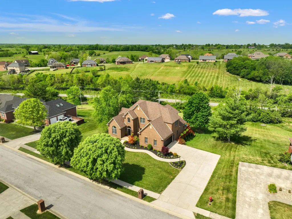 3024 Woodfield Circle Richmond KY 40475