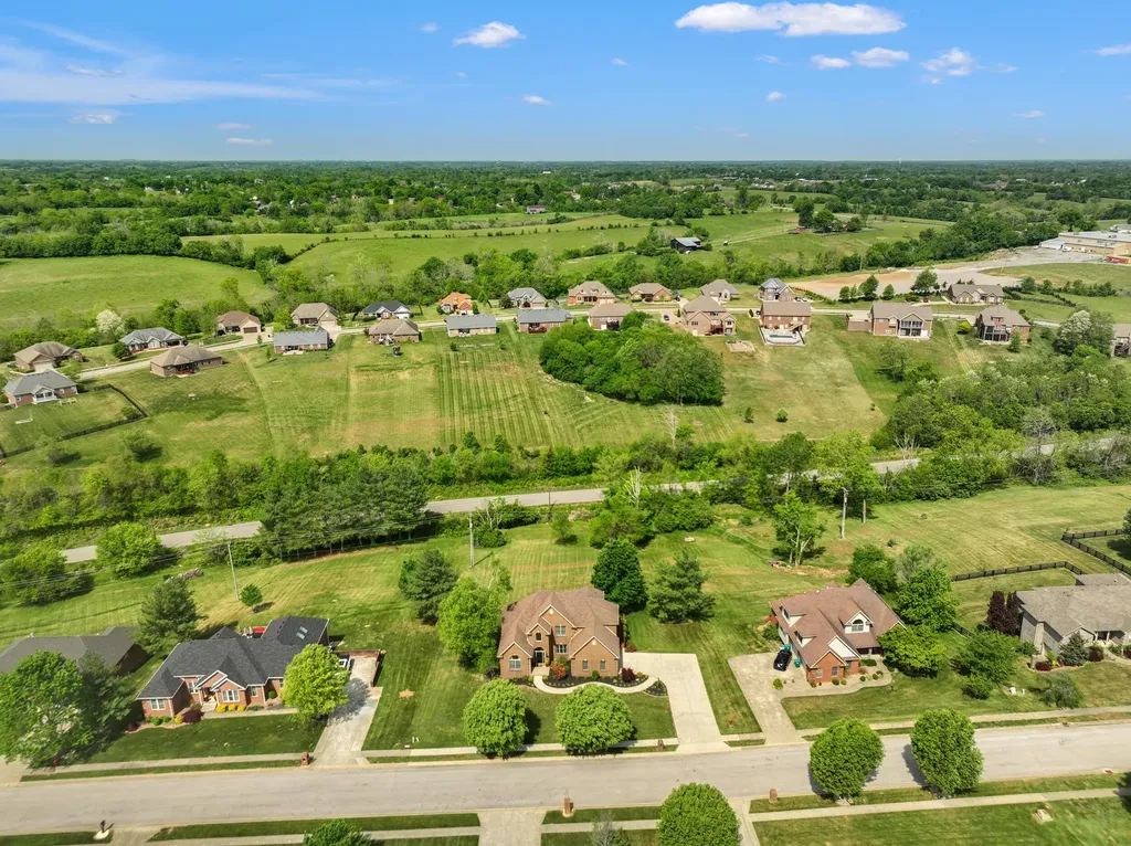 3024 Woodfield Circle Richmond KY 40475
