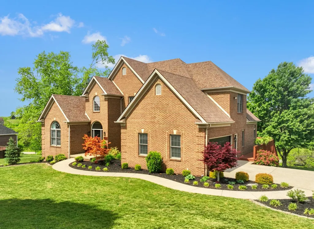 3024 Woodfield Circle Richmond KY 40475