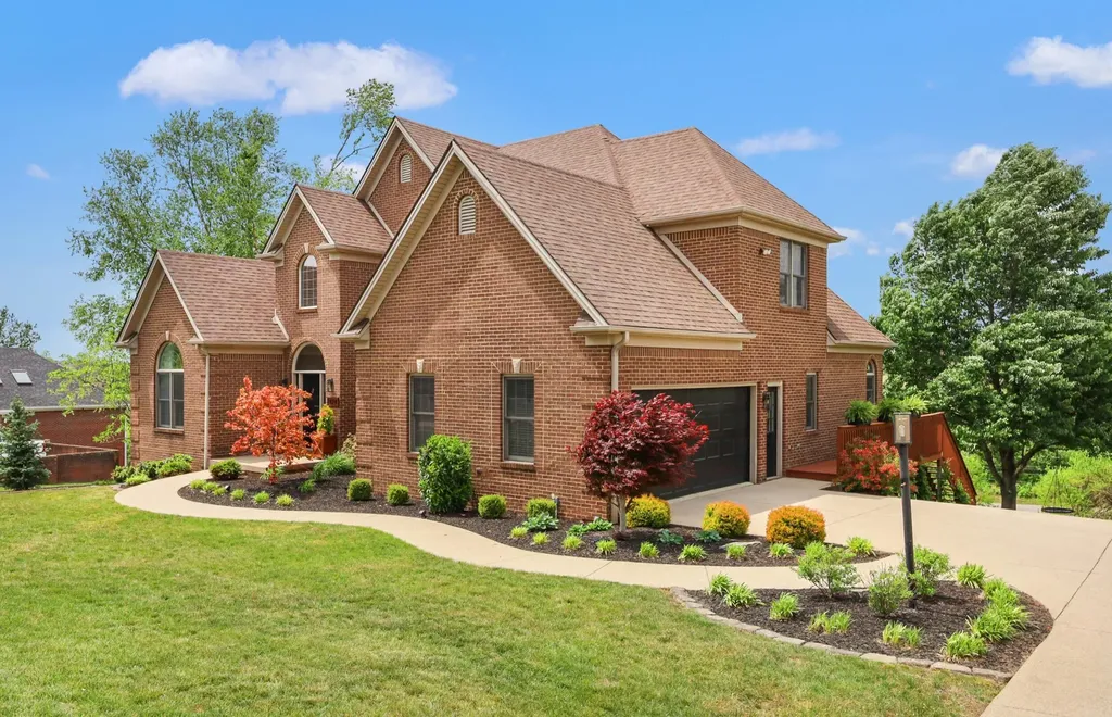 3024 Woodfield Circle Richmond KY 40475