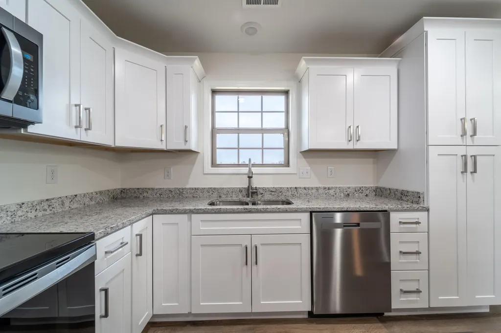 571 Middle Creek Way Berea KY 40403