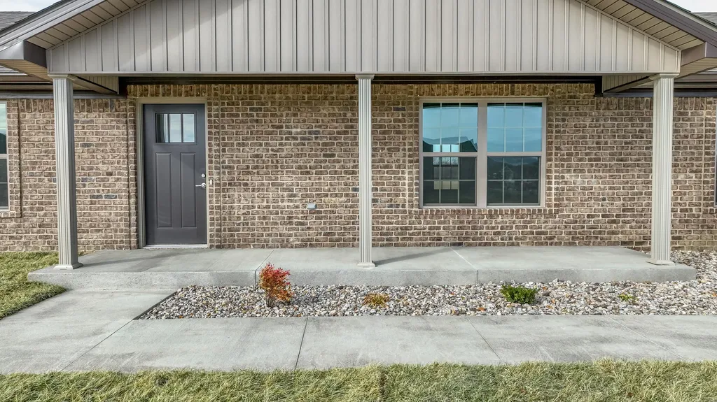 571 Middle Creek Way Berea KY 40403