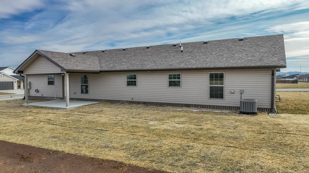 571 Middle Creek Way Berea KY 40403