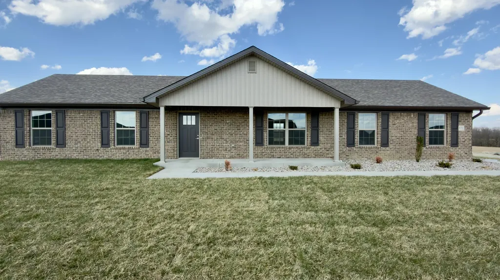 571 Middle Creek Way Berea KY 40403
