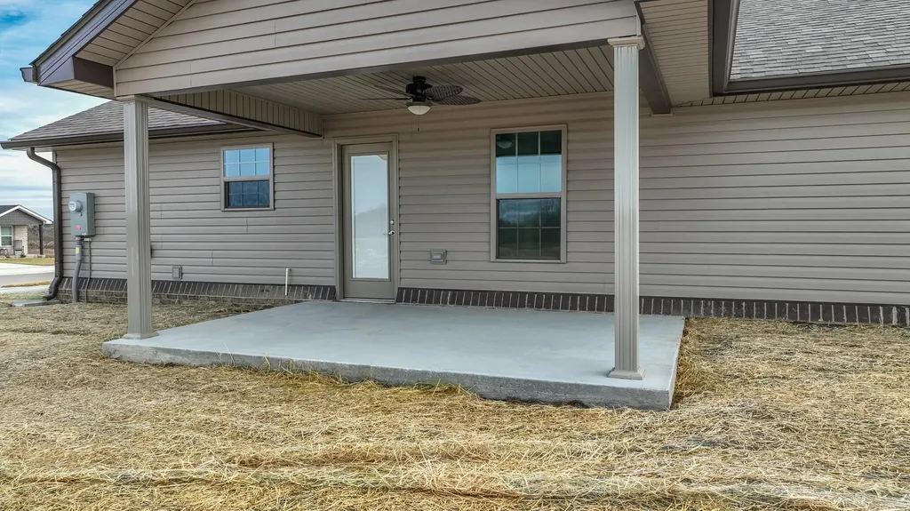 571 Middle Creek Way Berea KY 40403