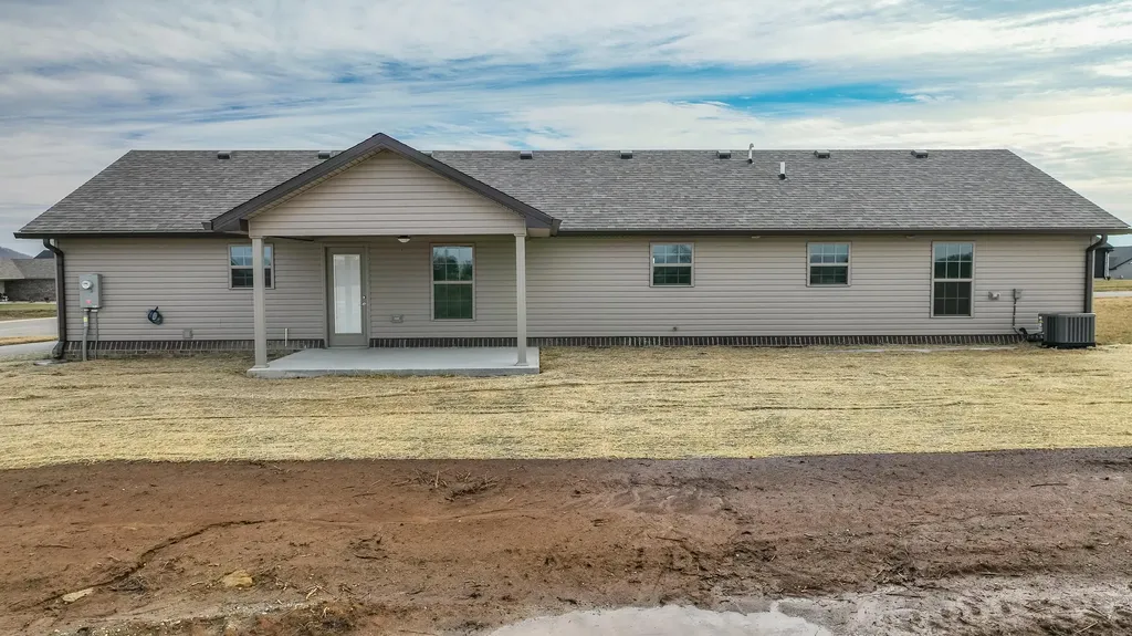 571 Middle Creek Way Berea KY 40403