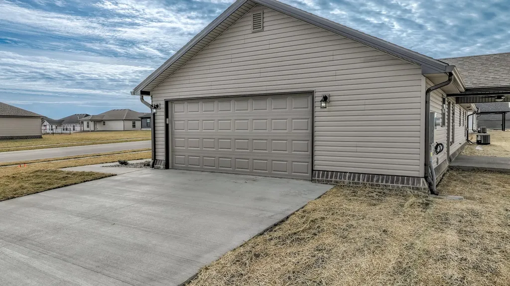 571 Middle Creek Way Berea KY 40403