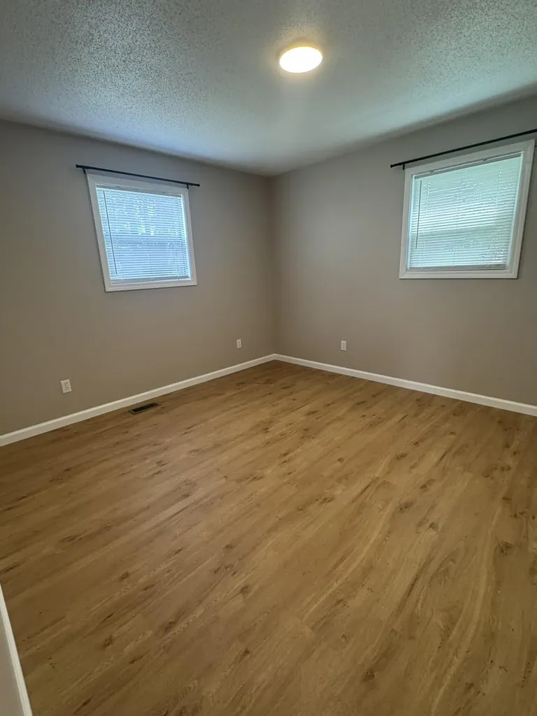 181 Mcqueary Road Russell Springs KY 42642
