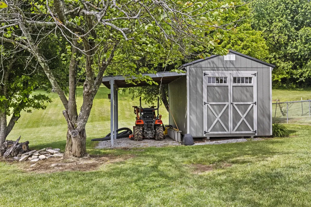 176 Doolin Way Lancaster KY 40444