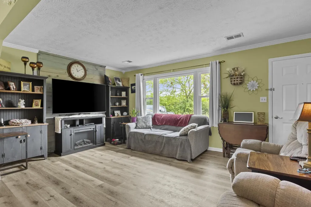 176 Doolin Way Lancaster KY 40444
