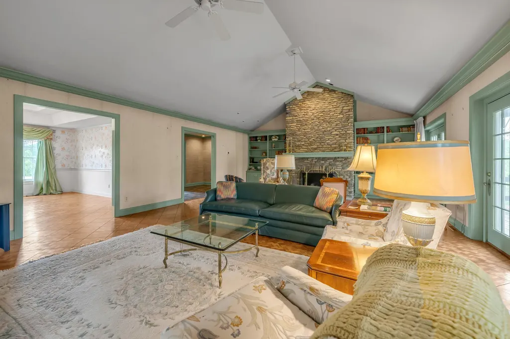 105 Old Farm Road Richmond KY 40475