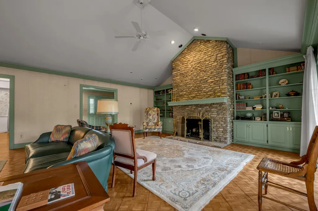 105 Old Farm Road Richmond KY 40475