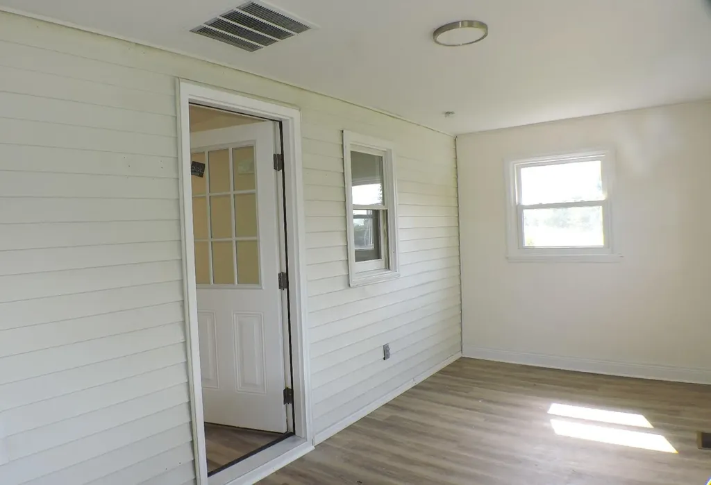 7624 W Tunnel Hill Road Sharpsburg KY 40374
