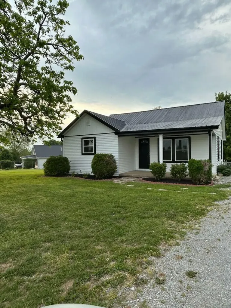 7624 W Tunnel Hill Road Sharpsburg KY 40374