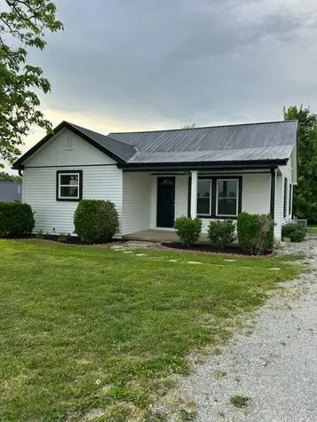 7624 W Tunnel Hill Road Sharpsburg KY 40374