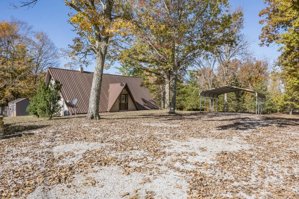 679A Bell Phipps Road Monticello KY 42633
